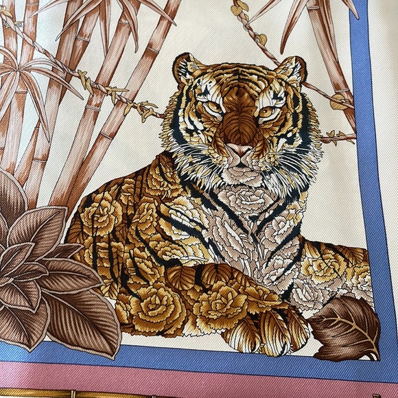 ✨✨ Salvatore Ferragamo Silk Scarf Pink Grey Gold Blue Multicolor Wrap Scarf✨✨ - Picture 8 of 17